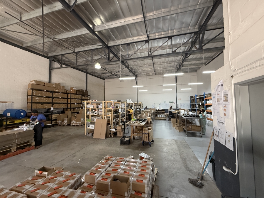 To Let Commercial Property for Rent in Rivergate Western Cape